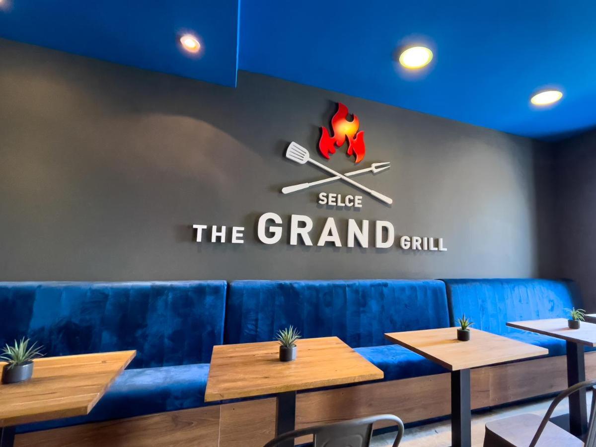 Grand - Premium Rooms & Apartments เซลเซ ภายนอก รูปภาพ